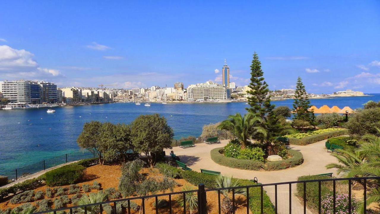 Spacious Apartment Steps To The Promenade Sliema Exterior photo